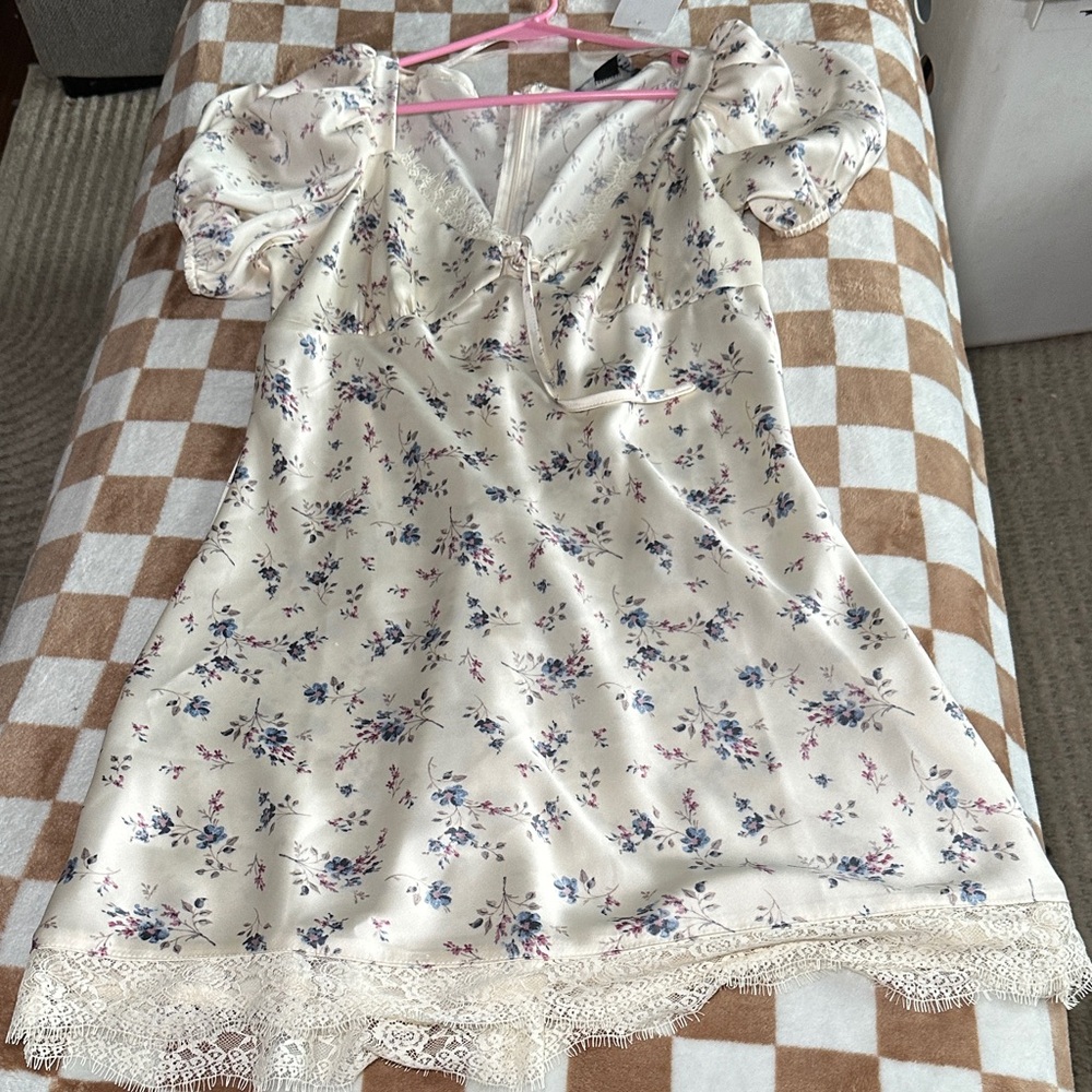 Forever 21 Cream Floral Dress